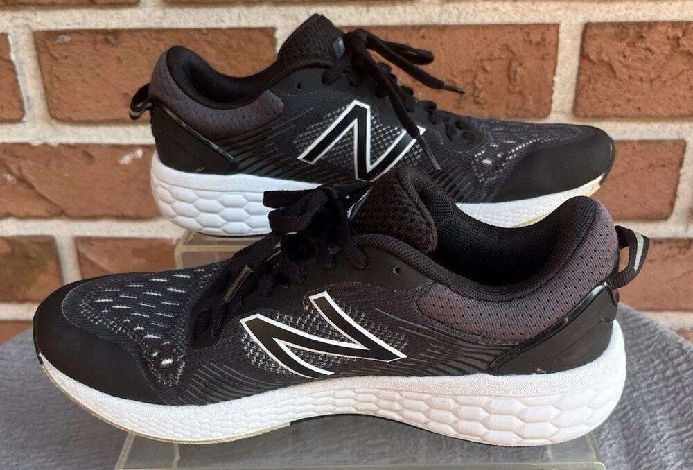 Women's New Balance FreshFoam Cross Black White Athletic Sneaker Size 8.5B